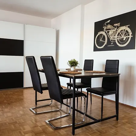 Spacious Apartments With View & Free Parking Wiener Neustadt Exterior photo