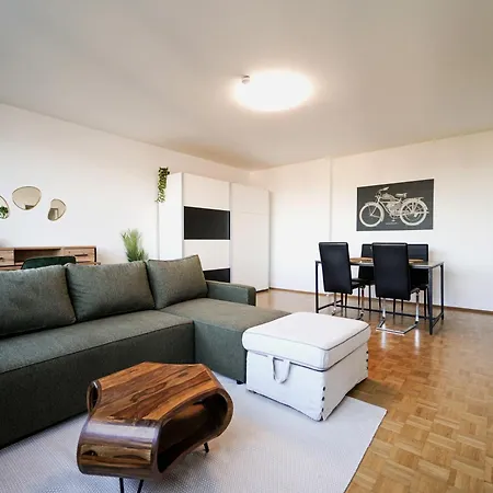 Spacious Apartments With View & Free Parking Wiener Neustadt Exterior photo