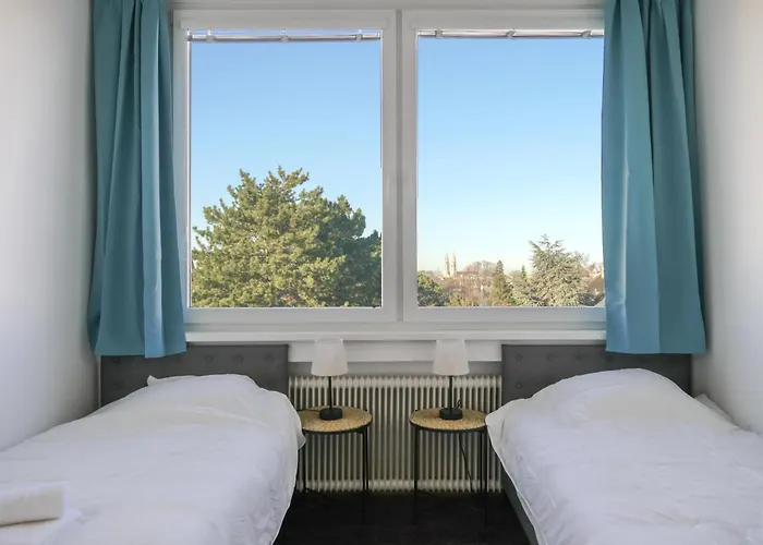 Spacious Apartments With View & Free Parking