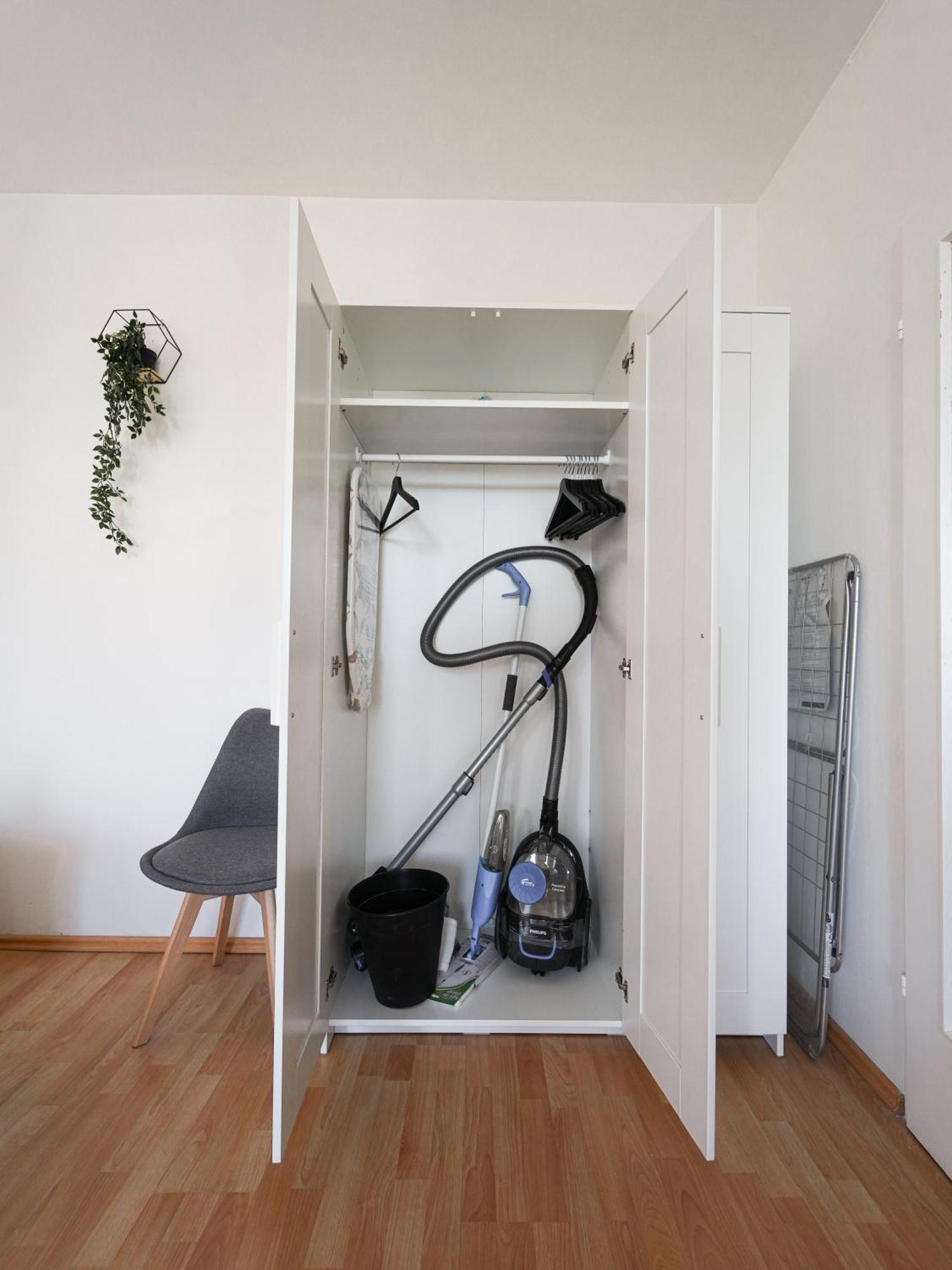 Apartment Spacious With View & Free Parking