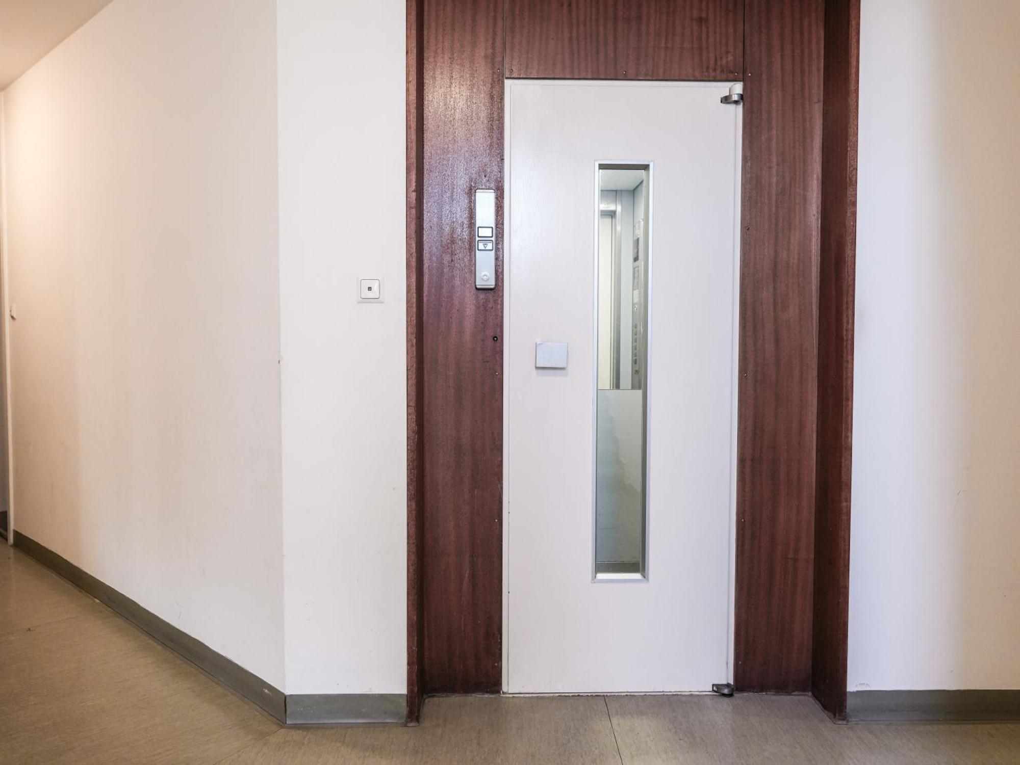 Spacious With View & Free Parking *