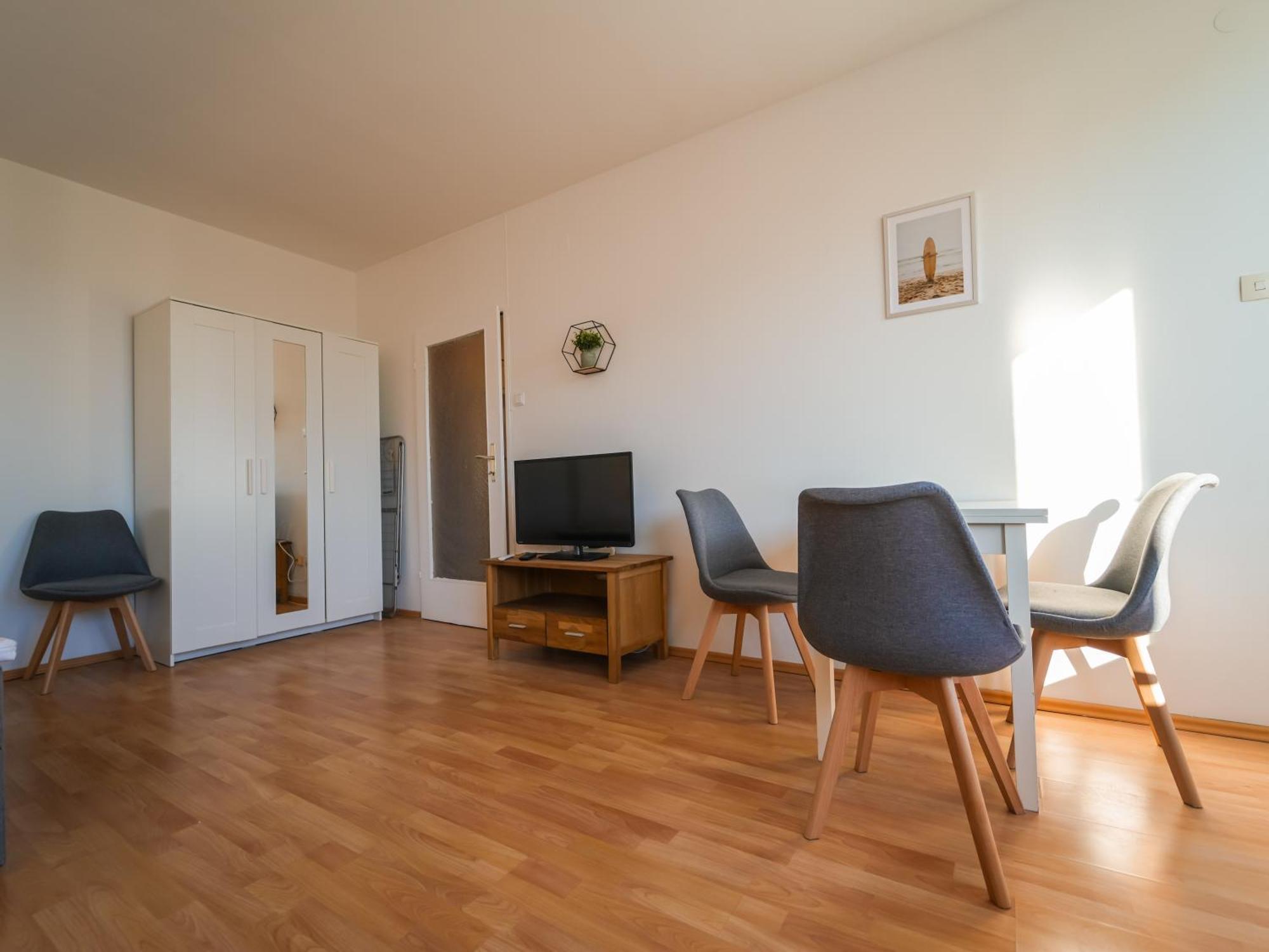 Apartment Spacious With View & Free Parking Wiener Neustadt