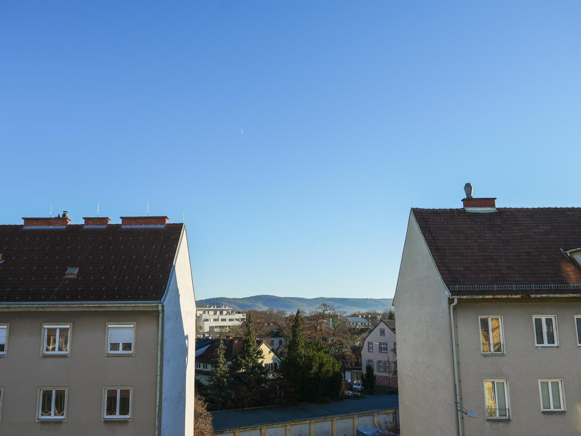 Spacious With View & Free Parking