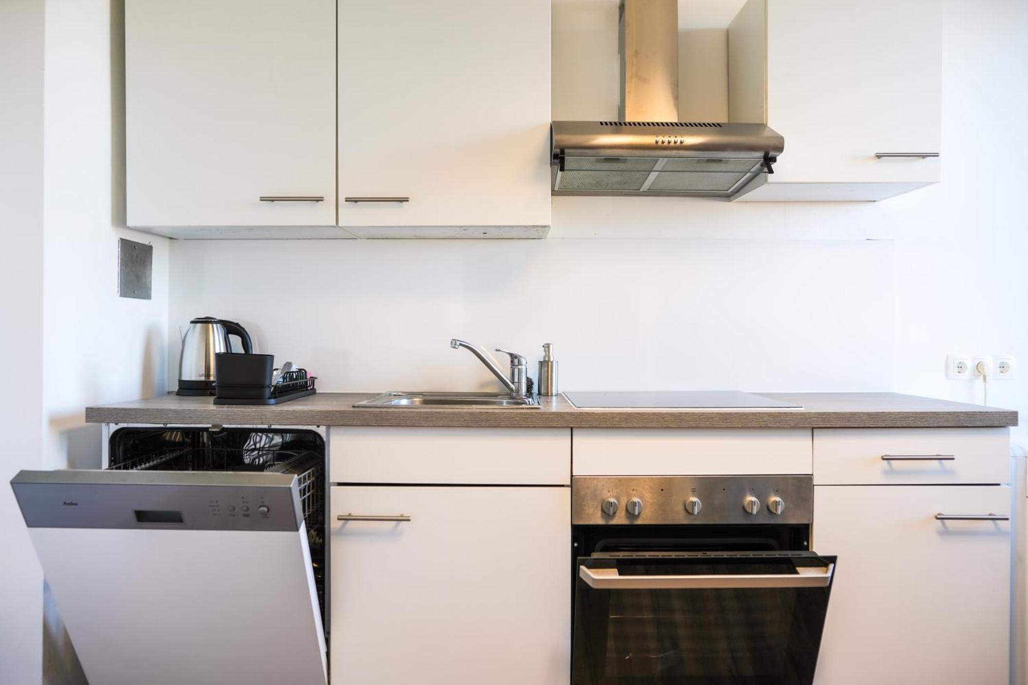Spacious With View & Free Parking Apartment Wiener Neustadt