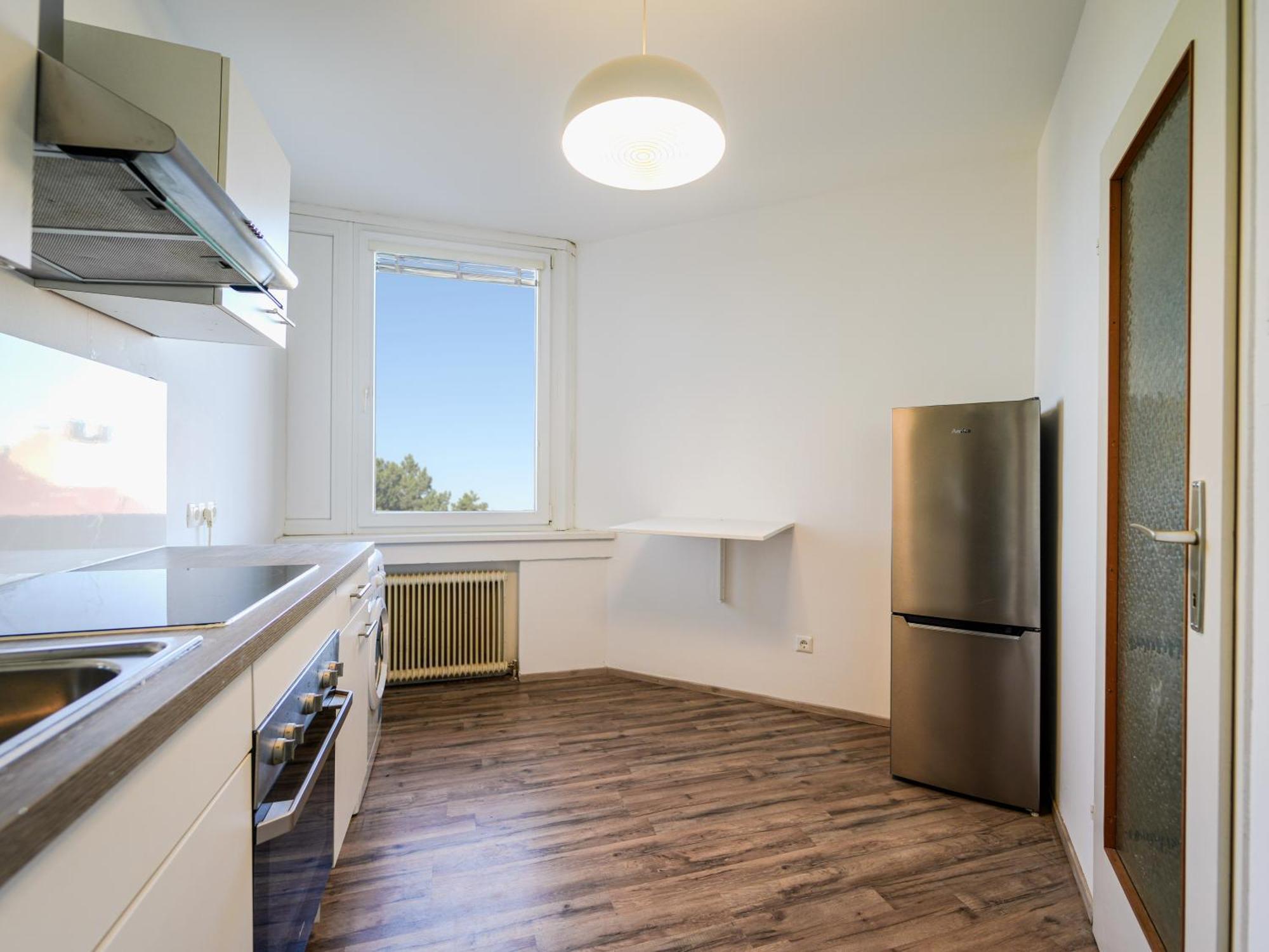 Spacious With View & Free Parking Apartment Wiener Neustadt