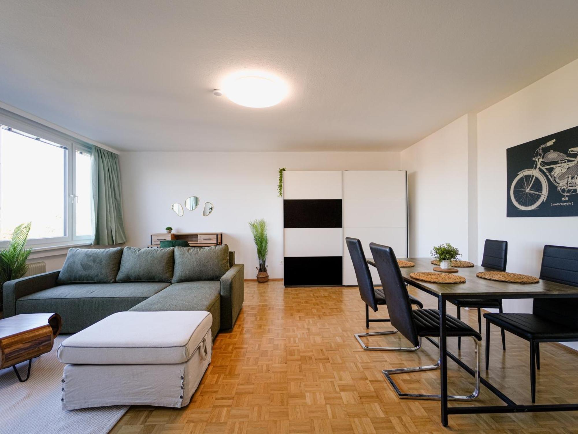 Spacious With View & Free Parking Wiener Neustadt