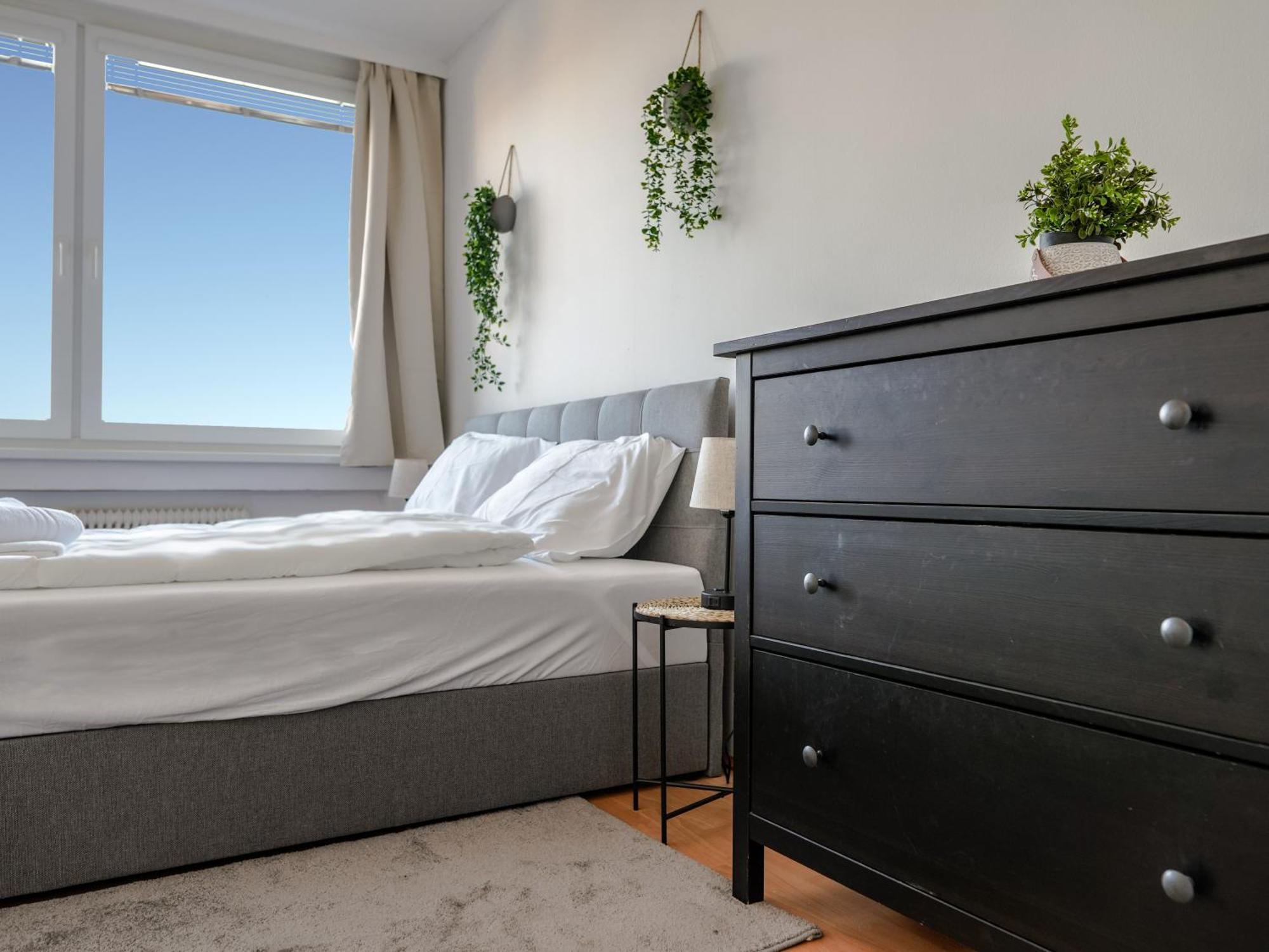 Apartment Spacious With View & Free Parking *