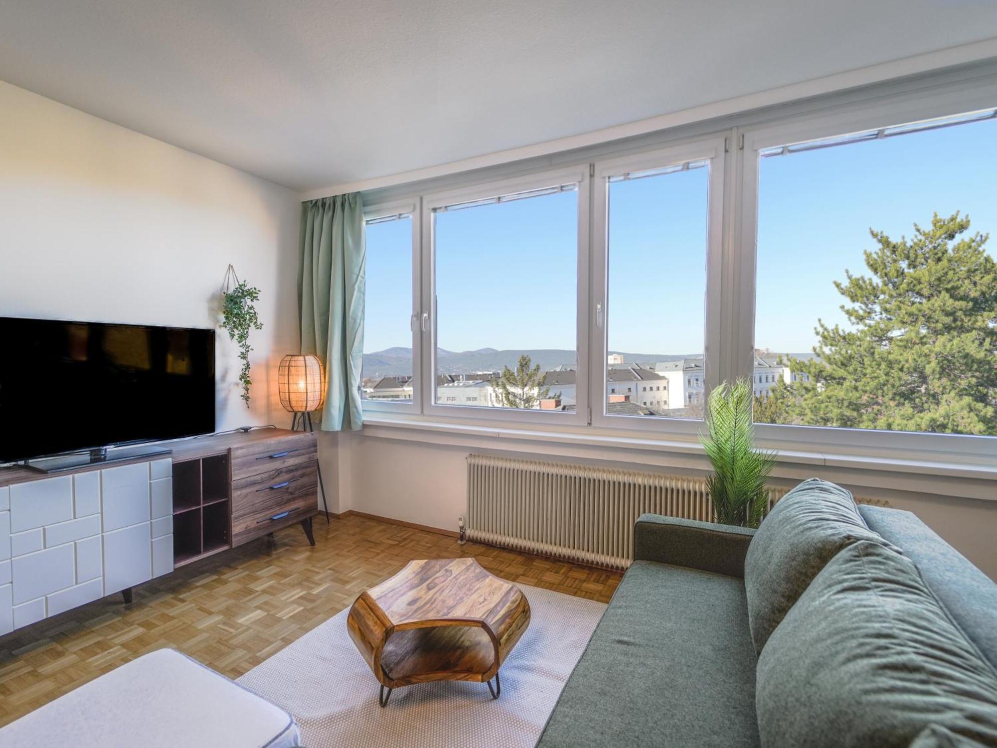 Spacious With View & Free Parking Wiener Neustadt